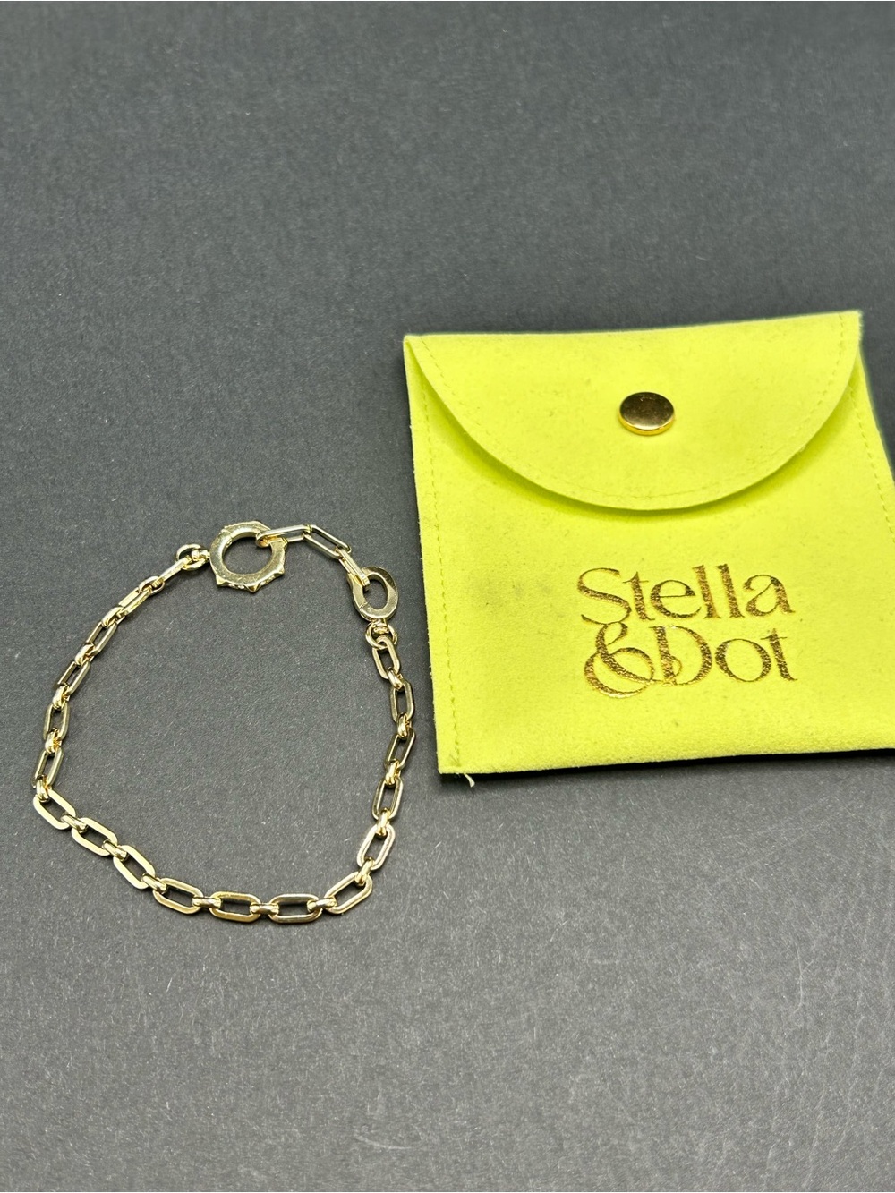 Stella & Dot Gold Link Paperclip Bracelet with Neon Yellow Pouch 8”